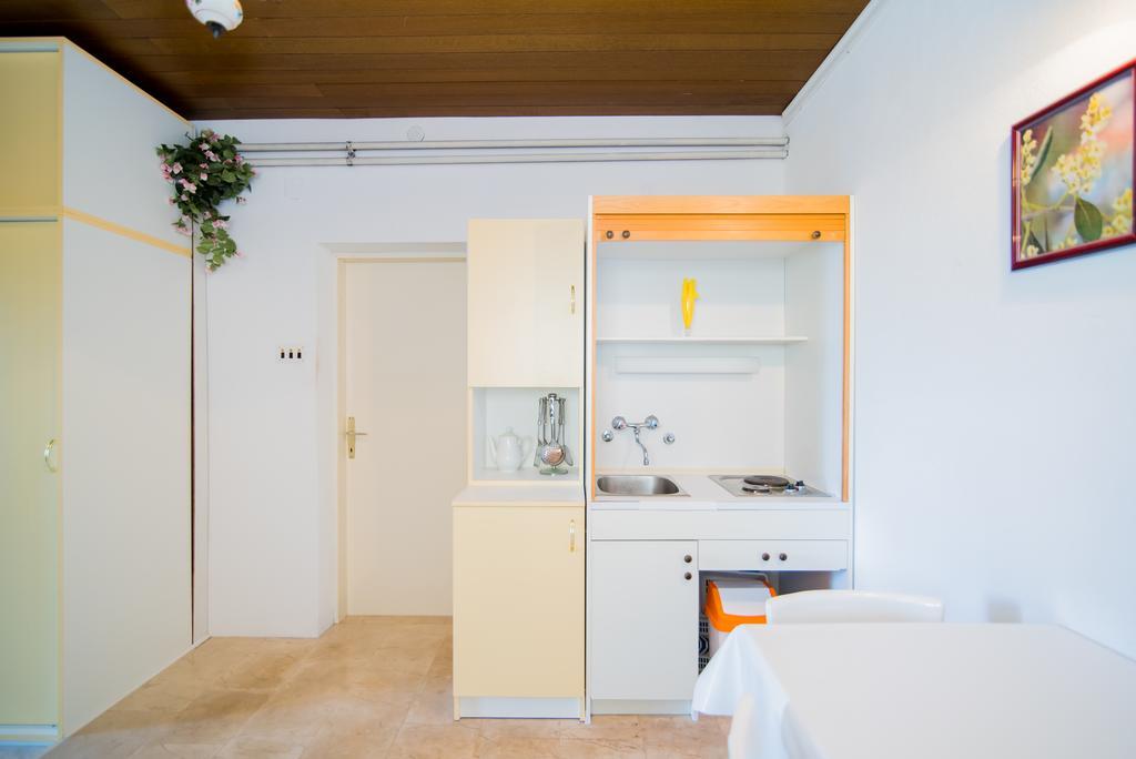 Apartments Veve Постира Экстерьер фото