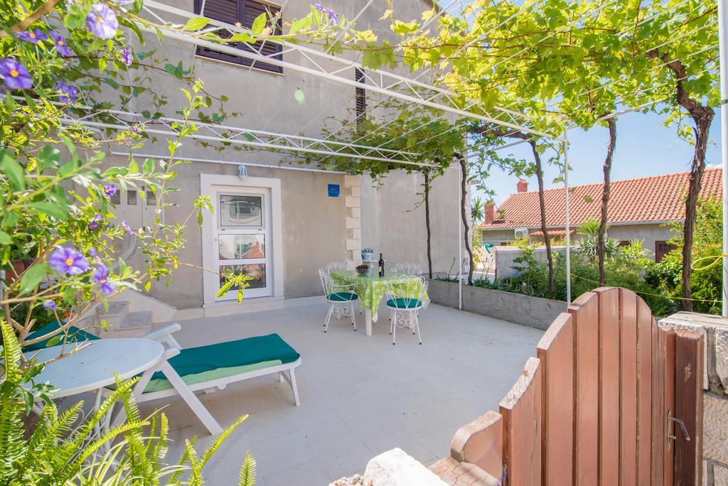 Apartments Veve Постира Экстерьер фото