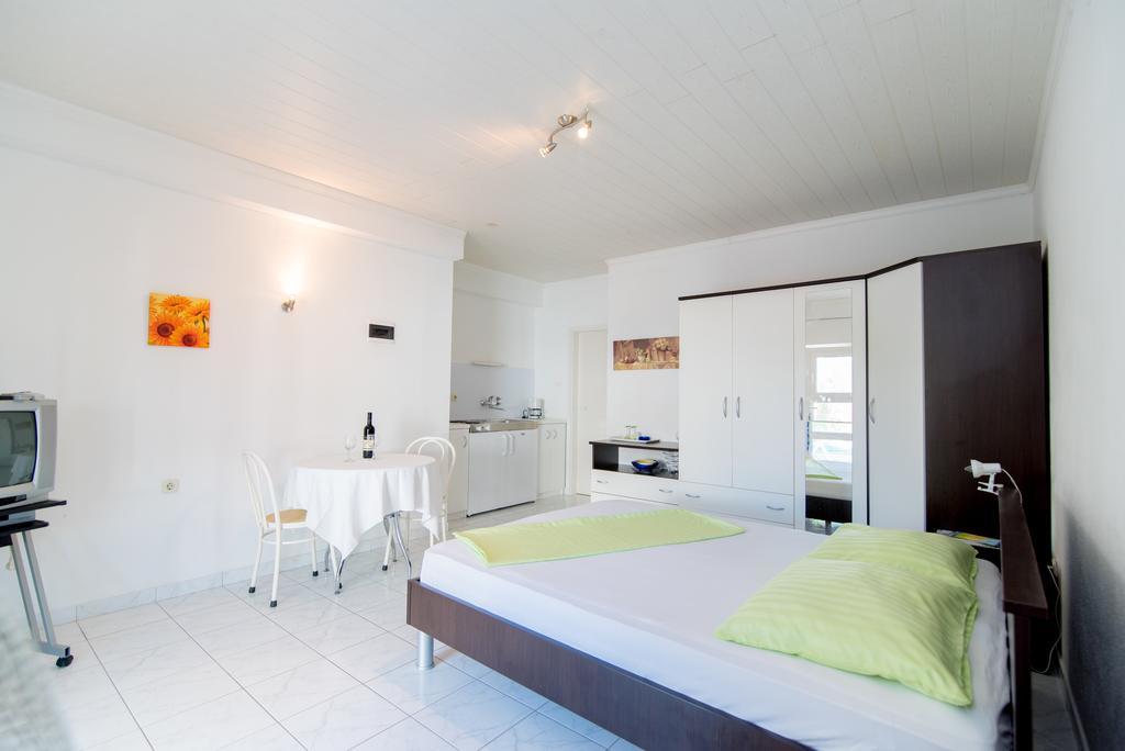 Apartments Veve Постира Экстерьер фото