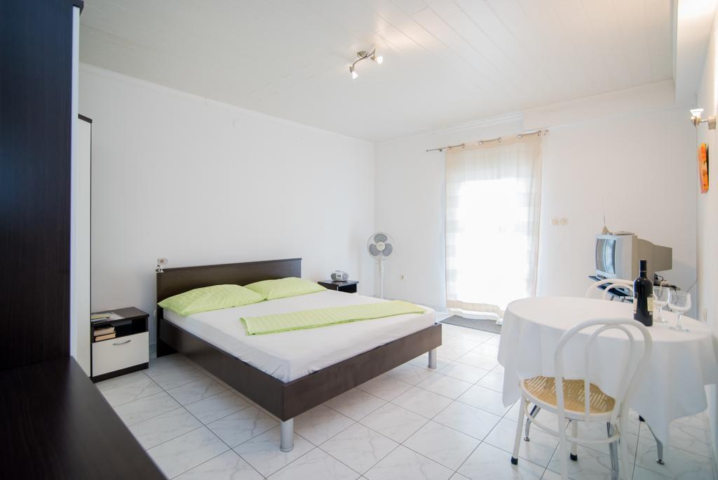 Apartments Veve Постира Экстерьер фото